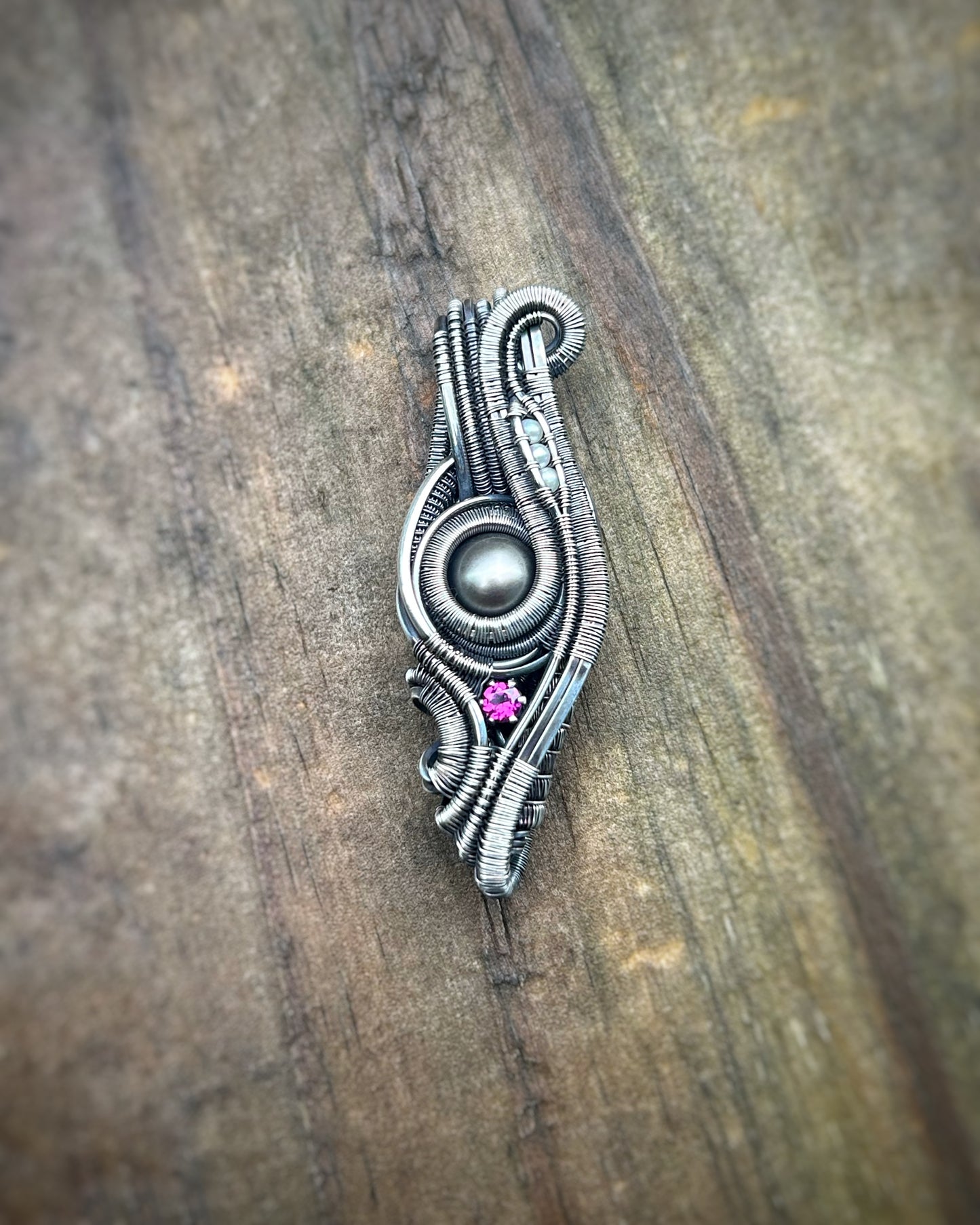 Pearl Pendant // Slender Bender // Rhodolite Magenta Garnet // Oxidized/Polished Silver // Tahitian Black Pearl // Festival Jewelry // Wire
