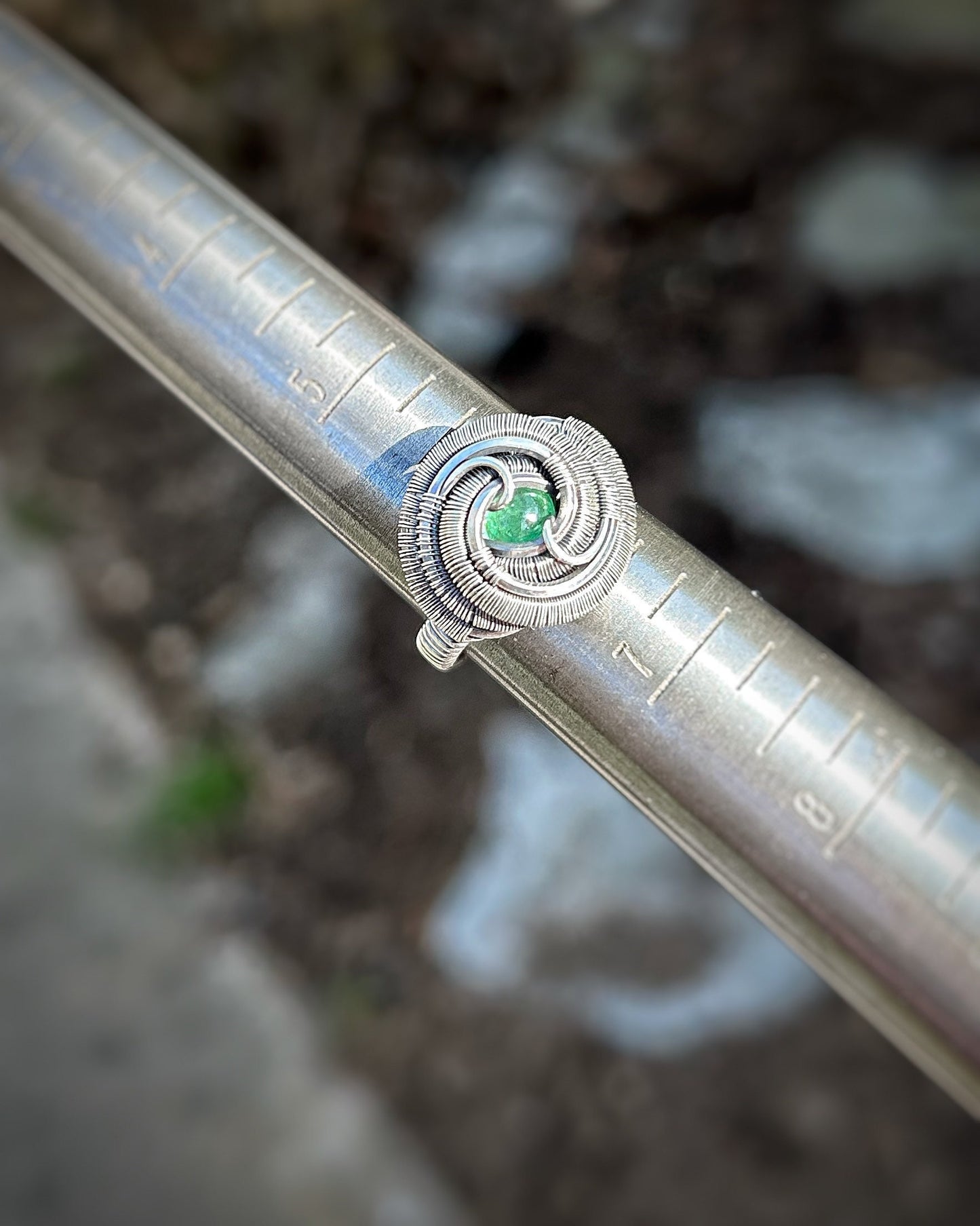 Size 6 // Emerald Ring // Oxidized Silver // Elegant // Symmetrical // Comfortable // Festival Jewelry // Handmade Wire Art