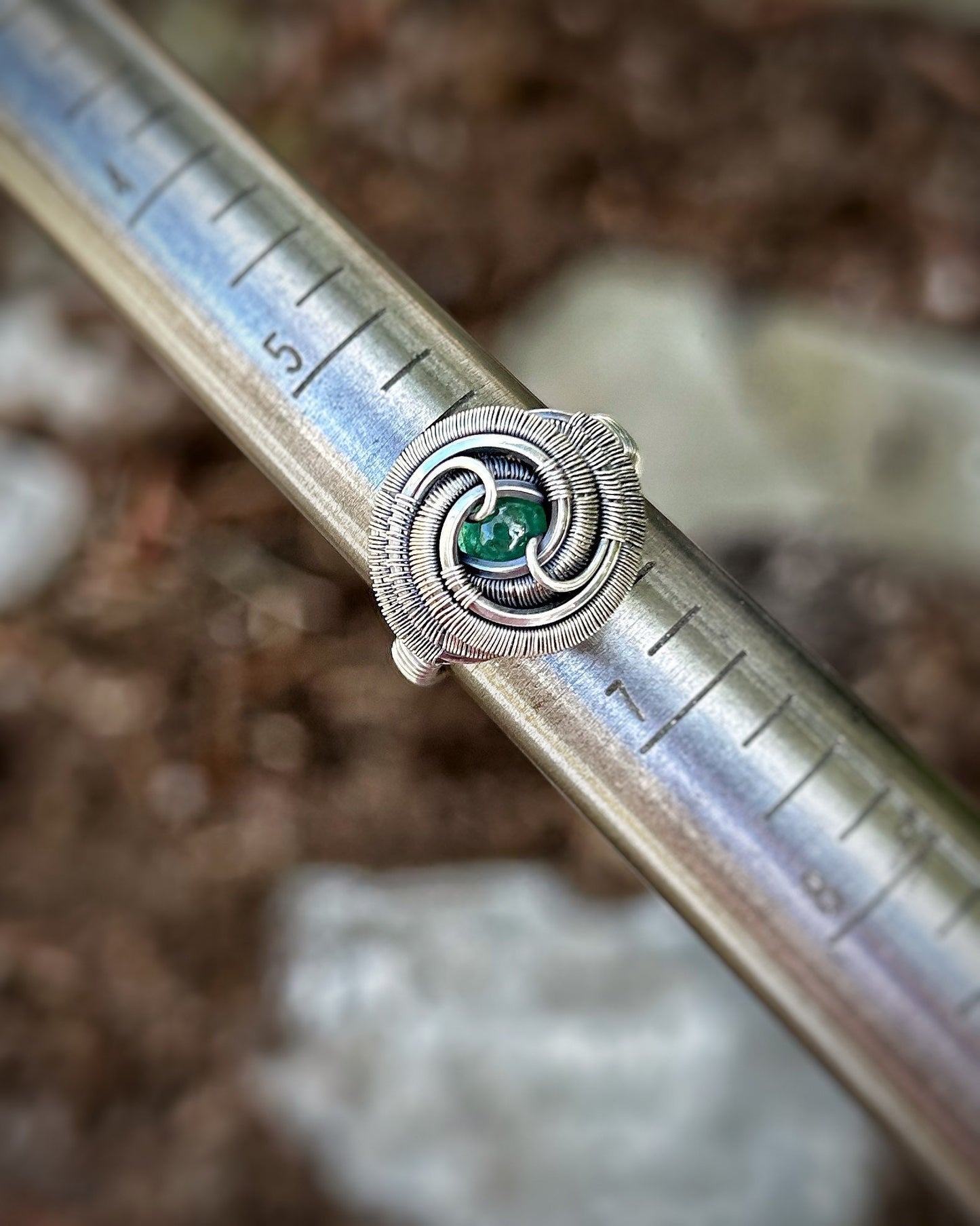 Size 6 // Emerald Ring // Oxidized Silver // Elegant // Symmetrical // Comfortable // Festival Jewelry // Handmade Wire Art