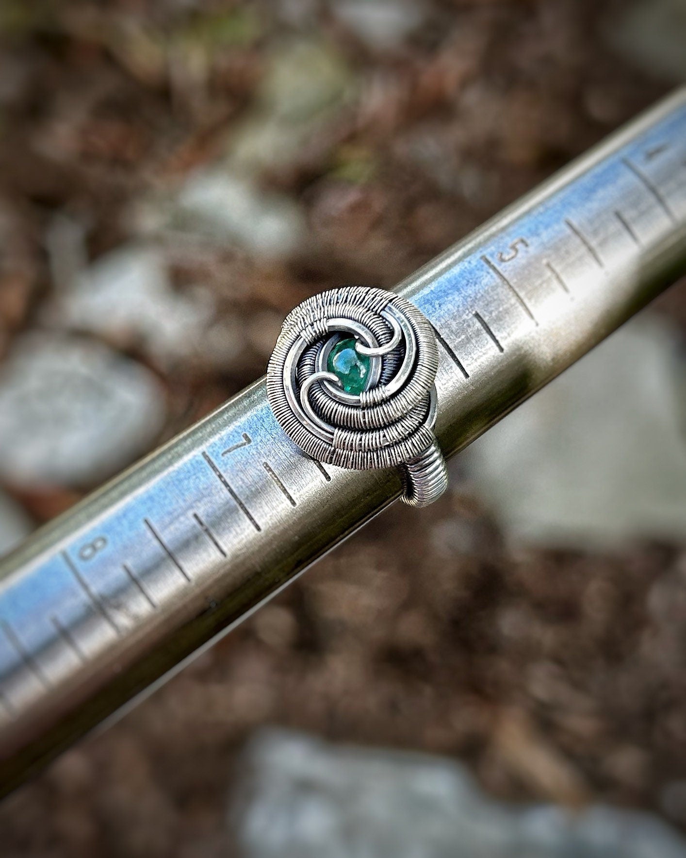 Size 6 // Emerald Ring // Oxidized Silver // Elegant // Symmetrical // Comfortable // Festival Jewelry // Handmade Wire Art