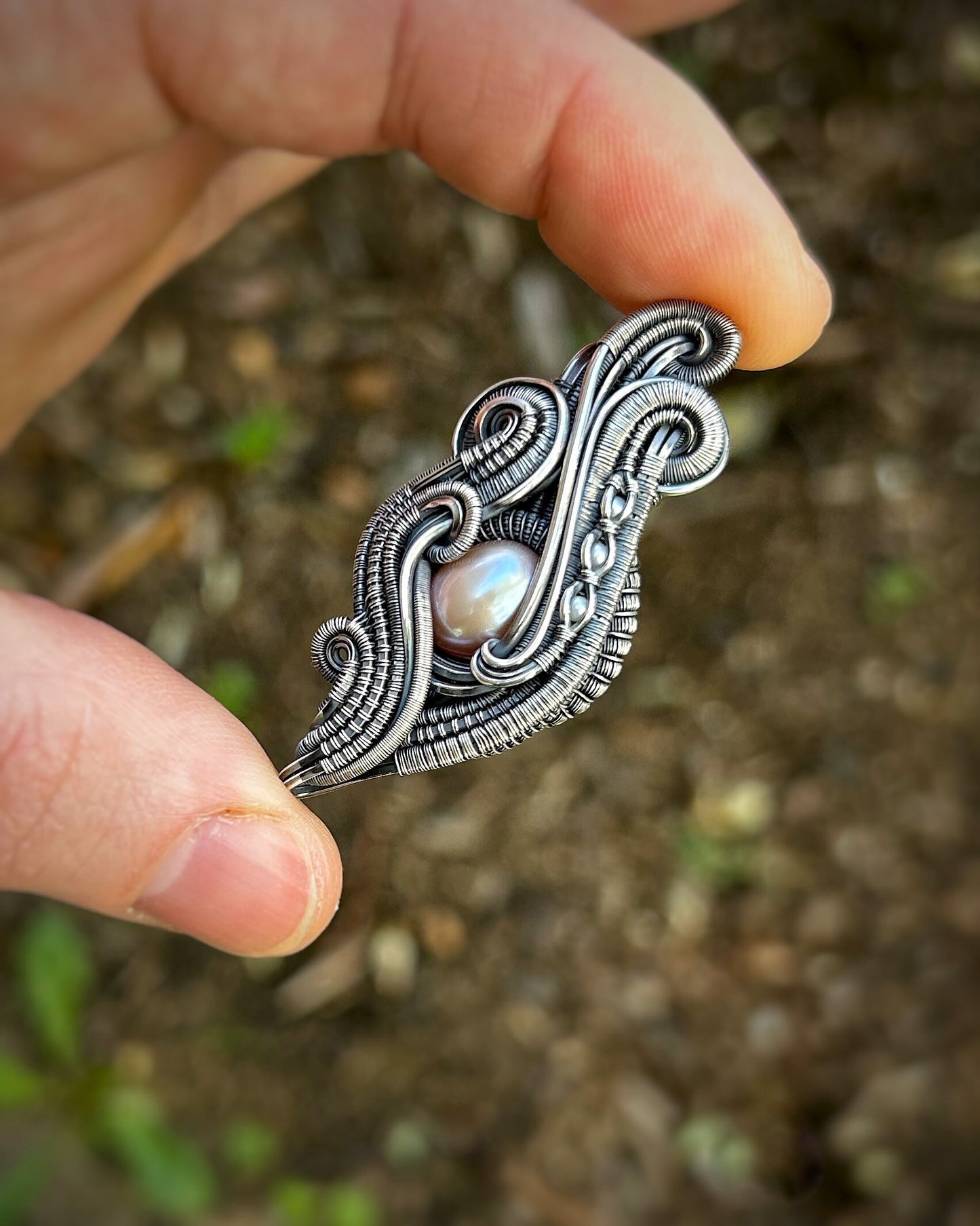 Pearls // Freshwater Pearls // Pendant // Wire Wrapped Pendant // Oxidized Silver // Handmade // Organic Wire Flow // Festival Jewelry