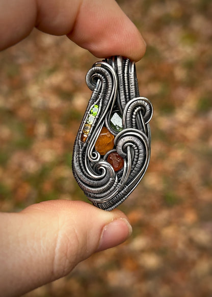 Autumnal Jammer Pendant // Garnet Crystals // Color Gradient // Festival Jewelry // Oxidized Silver Wire Wrap // Handmade Wire Art // Sexy