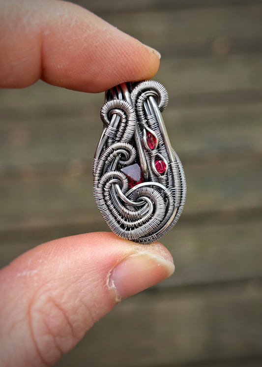 Mini Spinel Pendant // Red Gems // Wire Wrap // Festival Jewelry // Oxidized Silver // Handmade Wire Art // Small Jewelry // Wire Flow