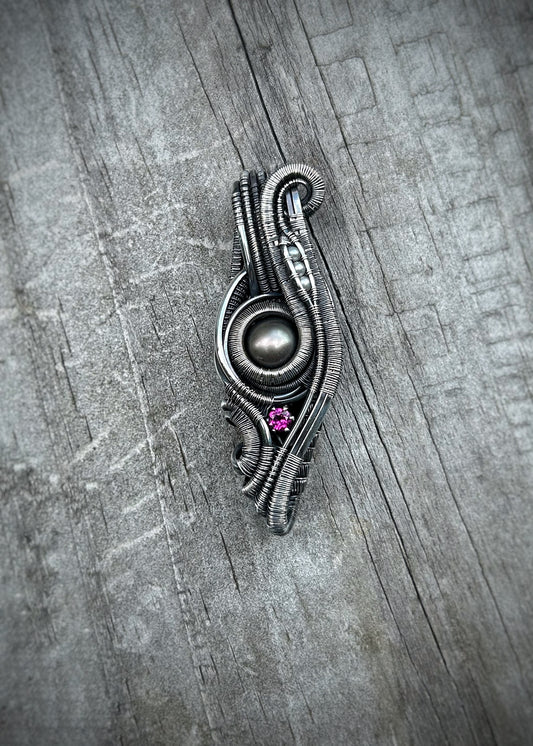Pearl Pendant // Slender Bender // Rhodolite Magenta Garnet // Oxidized/Polished Silver // Tahitian Black Pearl // Festival Jewelry // Wire