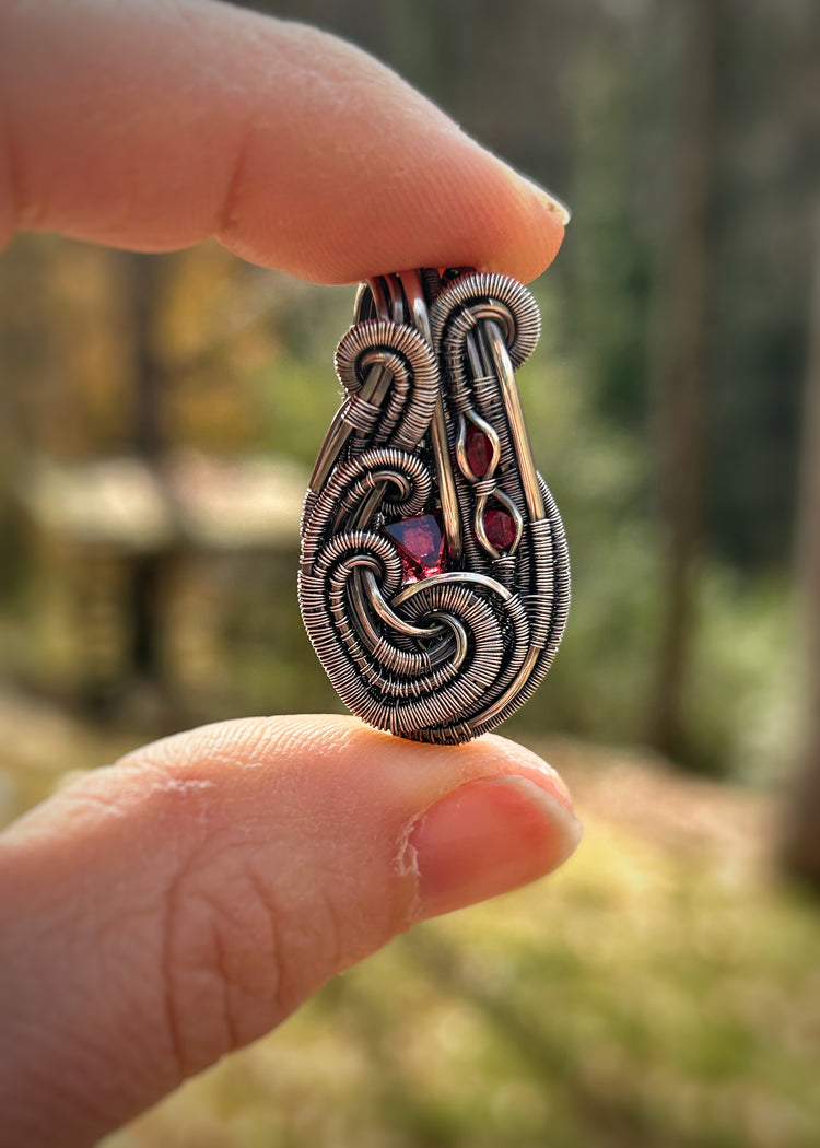 Mini Spinel Pendant // Red Gems // Wire Wrap // Festival Jewelry // Oxidized Silver // Handmade Wire Art // Small Jewelry // Wire Flow