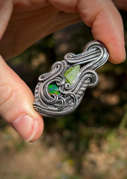 Green Opal Jammer // Peridot Crystal // Organic Wire Flow // Wire Wrap // Oxidized Silver // Pendant // Festival Jewelry // Handmade Art