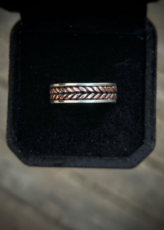 Twisted two-wire wheat pattern // Sterling silver and copper // wire wrapped band // size 10 // handmade ring // mixed metals // comfortable