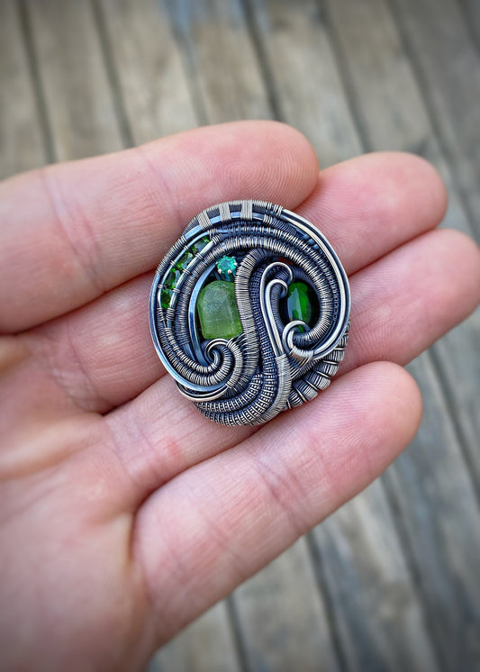 Circular Green Pendant // Wire Wrap // Emerald // Opal // Peridot // Oxidized Silver // Festival Jewelry // Organic // Wire Flow // Sexy