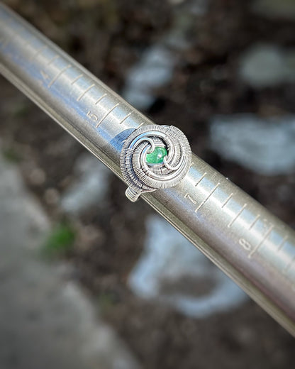 Size 6 // Emerald Ring // Oxidized Silver // Elegant // Symmetrical // Comfortable // Festival Jewelry // Handmade Wire Art