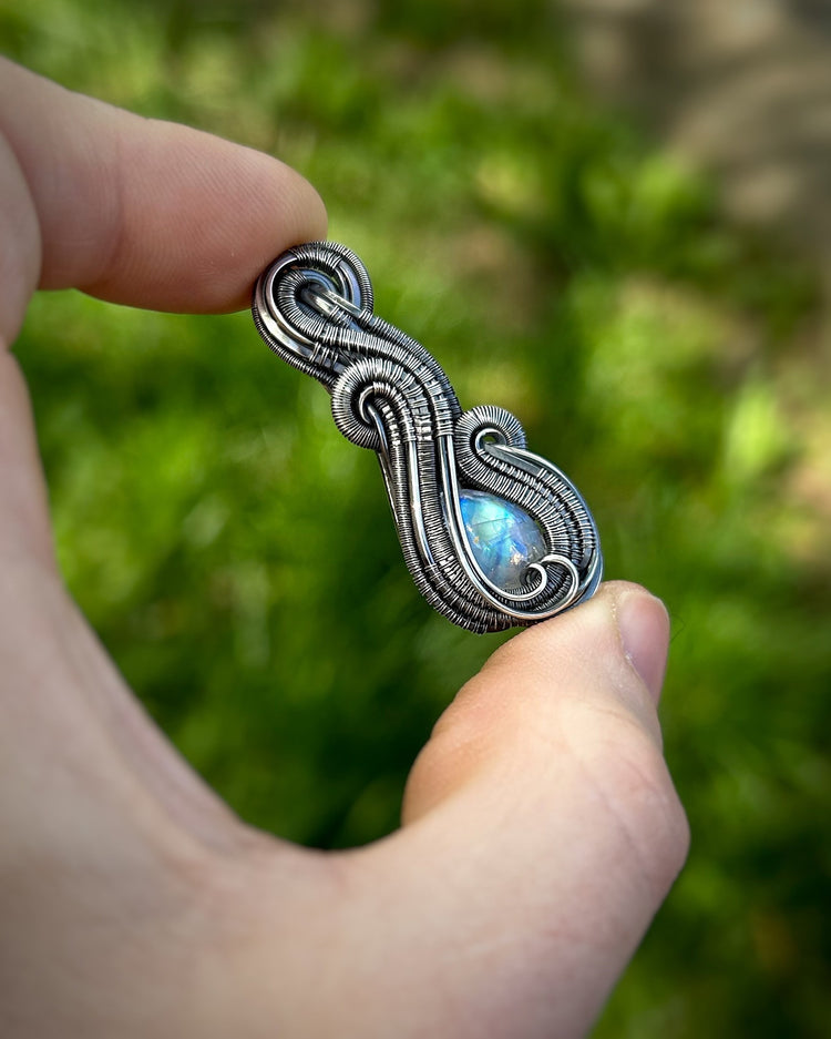 Moonstone Droplet // Rainbow Moonstone // Festival Jewelry // Oxidized Silver // Wire Flow // Organic // Sexy Pendant // Wire Wrapped