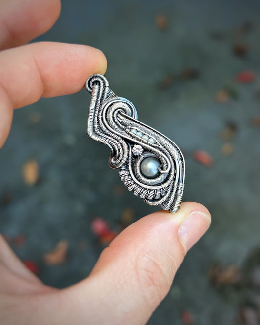 Tahitian Pearl Pendant // Wire Wrap // Festival Jewelry // Oceanic // Sapphire // Handmade // Elegant // Sexy Art // Wearable // Necklace